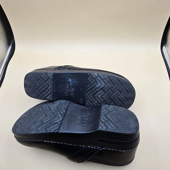 Dansko Professional Black Patent Leather Clogs Womens EU 38 US 7.5-8 Nurse Shoes - Picture 11 of 12